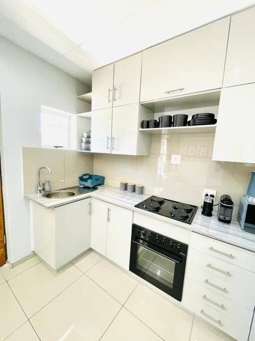 Trendy, Comfortable 1 Bedroom Apartments In 움타타 외부 사진