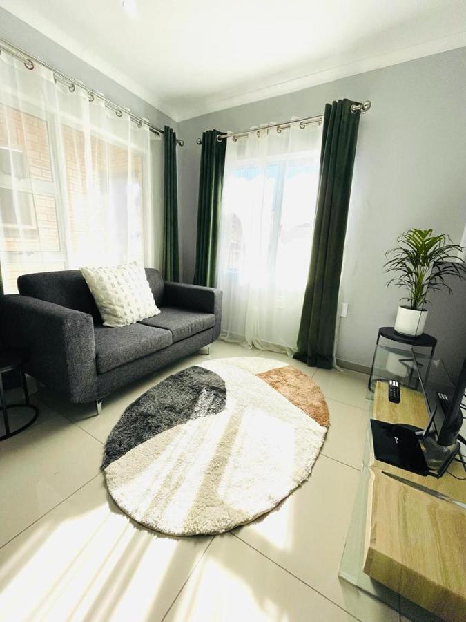 Trendy, Comfortable 1 Bedroom Apartments In 움타타 외부 사진