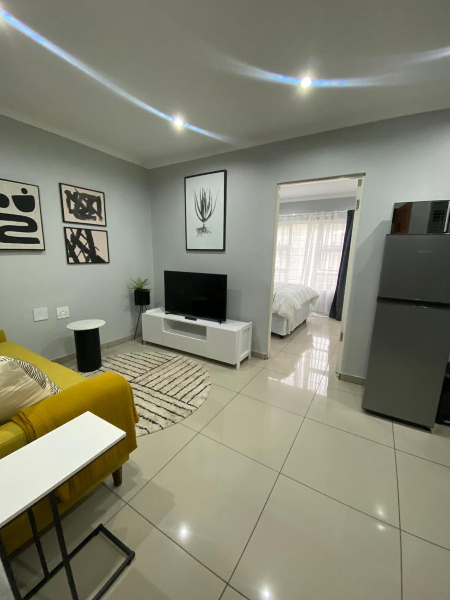 Trendy, Comfortable 1 Bedroom Apartments In 움타타 외부 사진