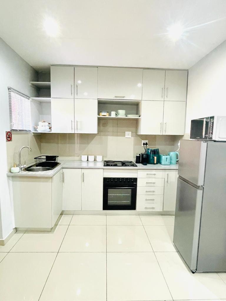 Trendy, Comfortable 1 Bedroom Apartments In 움타타 외부 사진