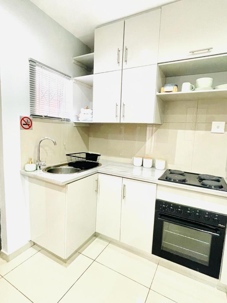 Trendy, Comfortable 1 Bedroom Apartments In 움타타 외부 사진